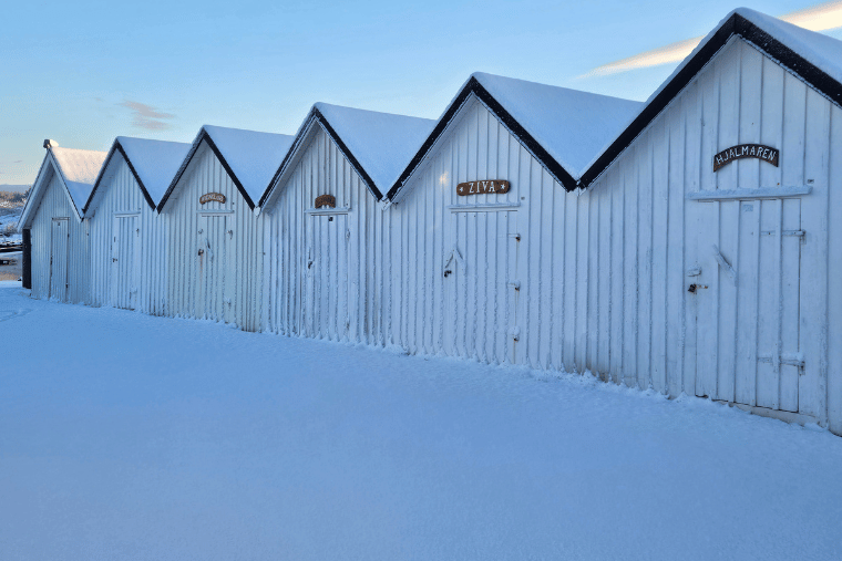 Lucka 4, sjöbodar, snö, hamn, vinter