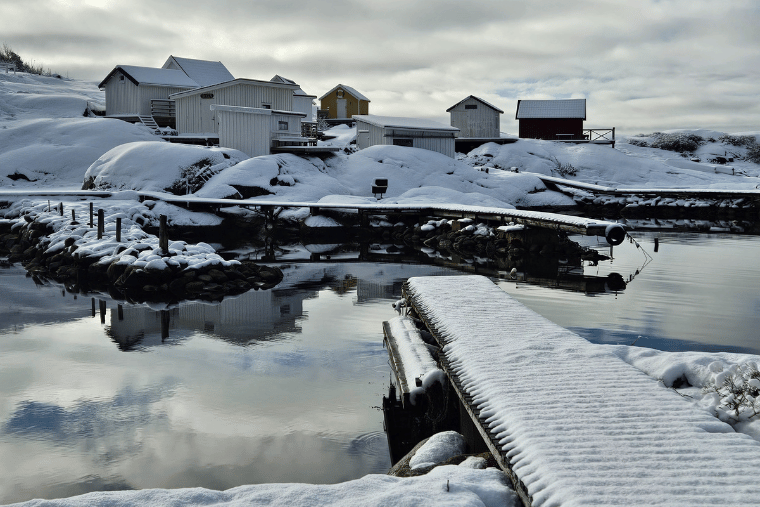 Lucka 4. västa viken, sjöbodar, vrångö, vinter