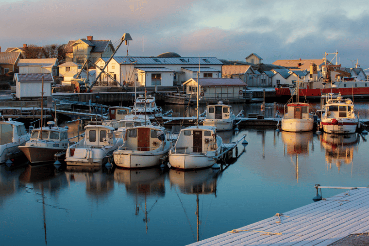 Lucka 9, Kajkanten, hamnen, fiskebåtar