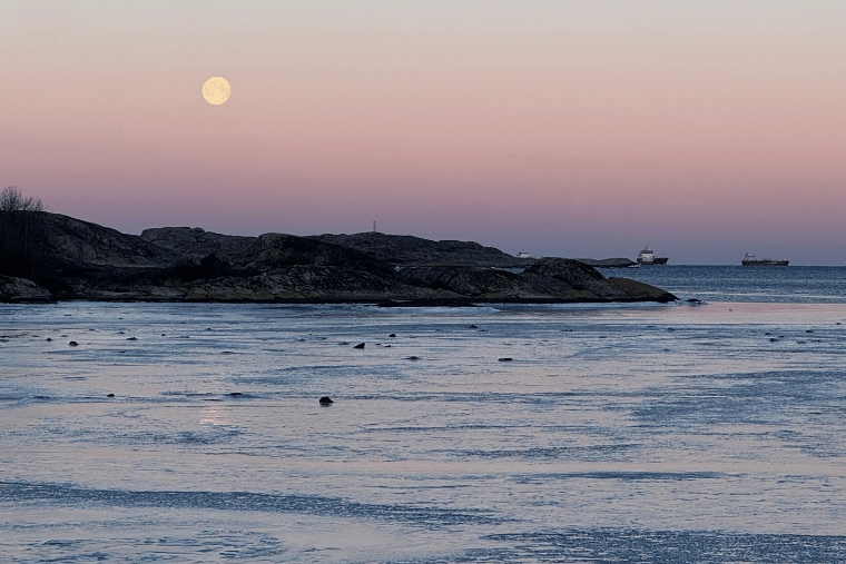 Fullmåne, ishav, Vrångö